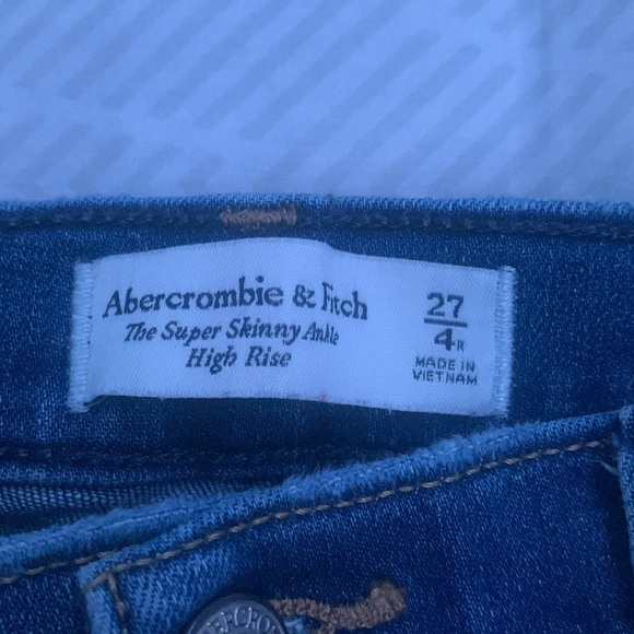 Abercrombie and Fitch Super Skinny High Rise Jeans - Picture 2 of 2
